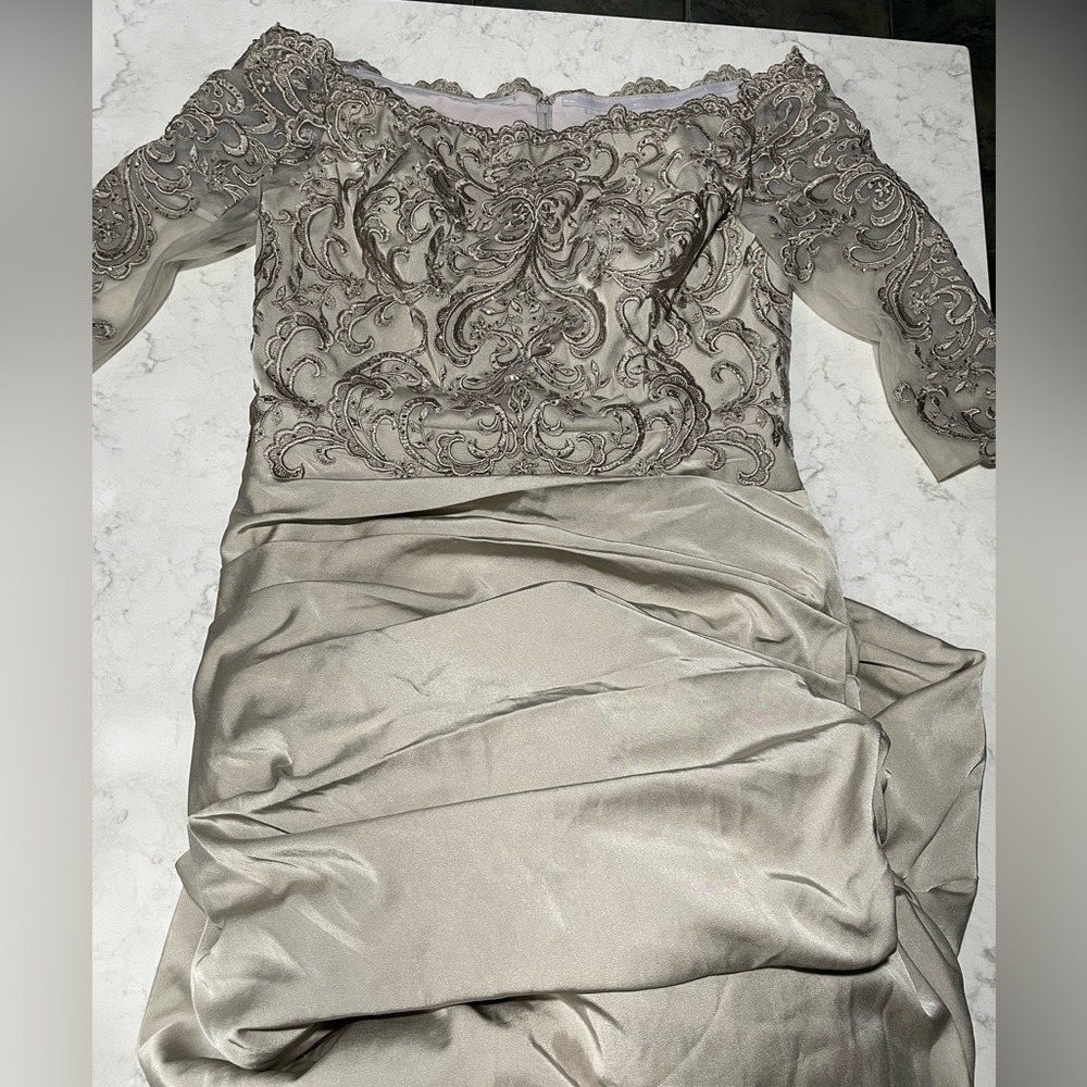 New! La Femme 29324 Satin Mermaid Gown with Off the Shoulder Lace Size 18 $498 - Picture 9 of 12